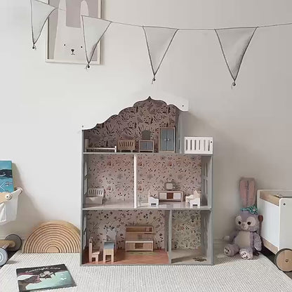 Houten Scandinavisch Poppenhuis – Drie Verdiepingen Vol Fantasie 🏡✨